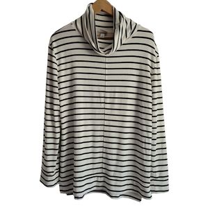 🎉 5 for $25 - Black & white stripe cowl neck sweater